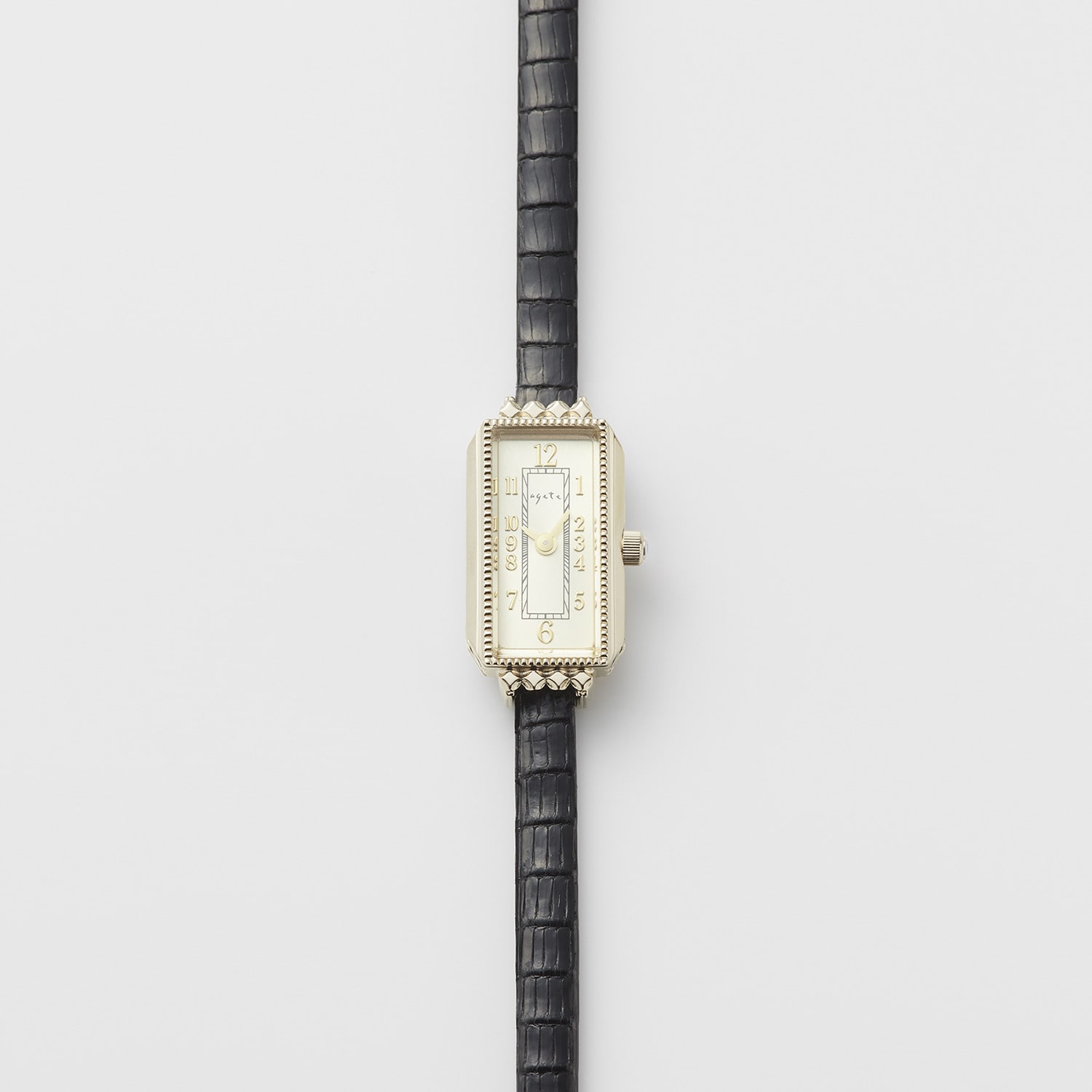 agete アガット　腕時計(アナログ)　腕時計　革ベルト　スクエアフェイスです