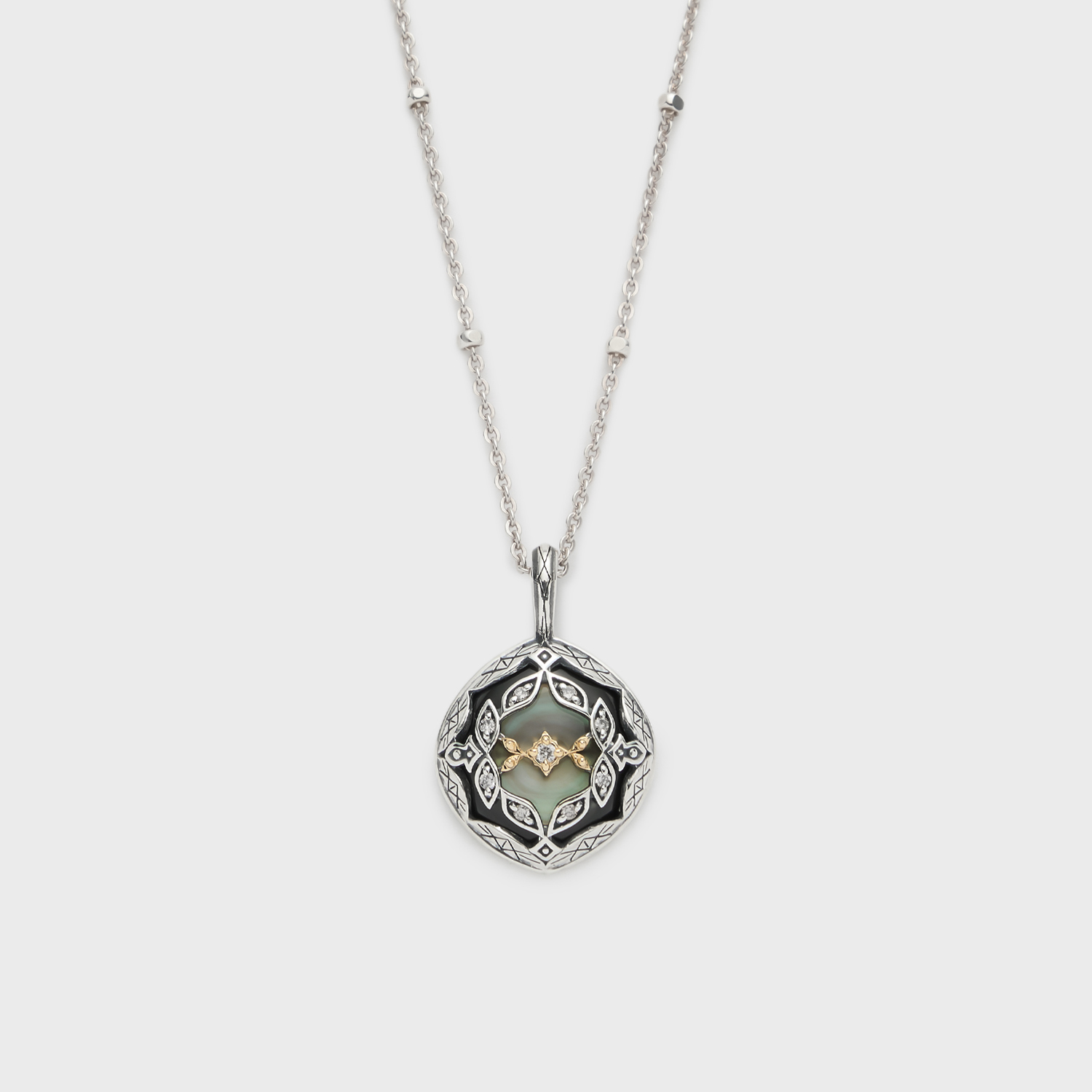 シルバー／K10ブラックシェルネックレスチャーム｜ネックレスチャーム
